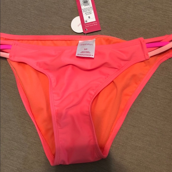 Xhilaration swimsuit bottom - Picture 1 of 2